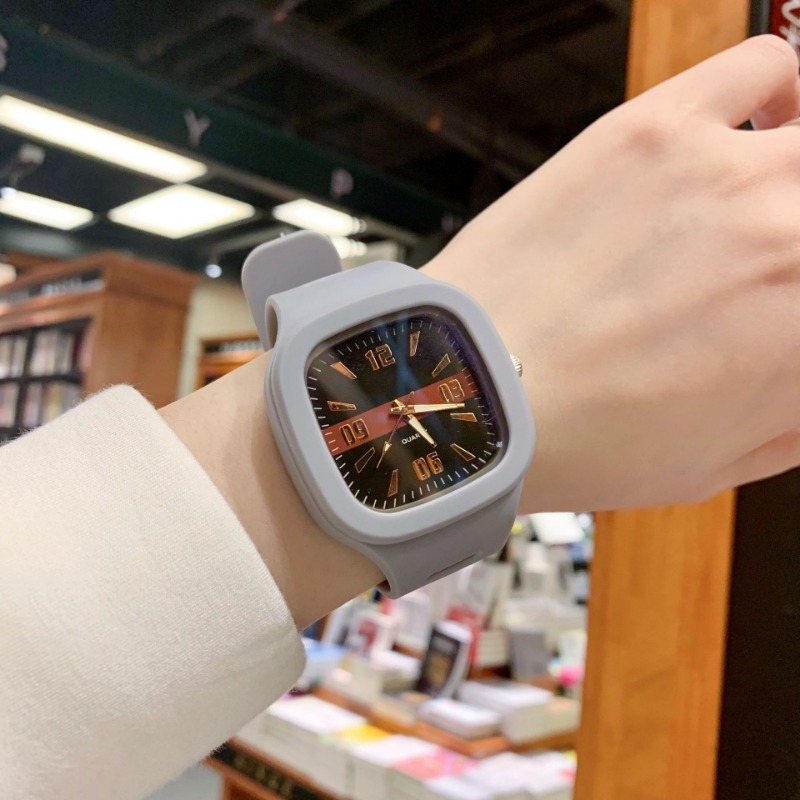 女性用スクエアシリコン電子時計,スポーツ,女性用 - Outdoor Sport Watch のレビューと価格